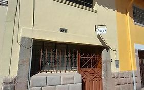 Naty'S Guest House